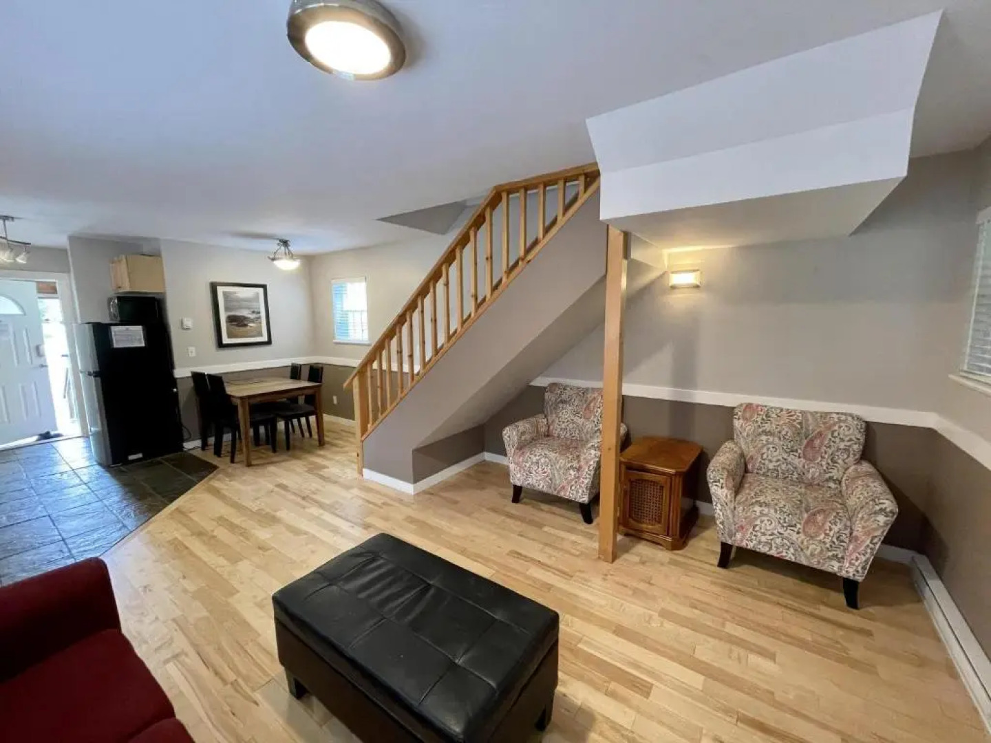 Waterfront 2 bedroom Cottage with Hot Tub!