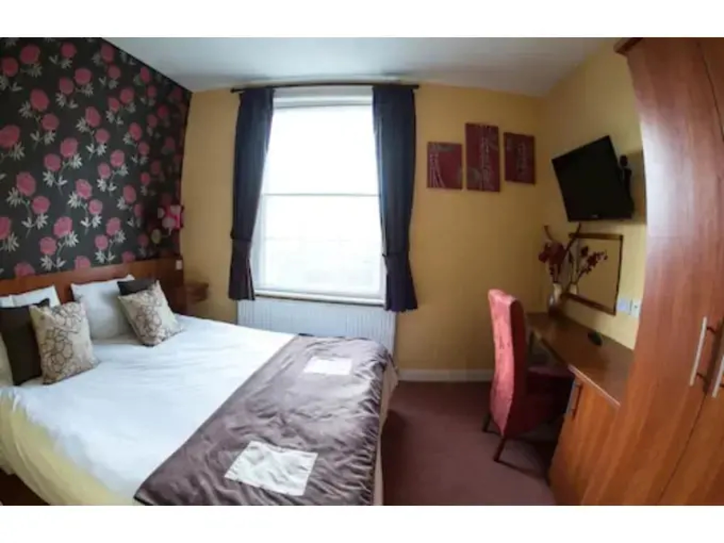 Thomas James Hotel