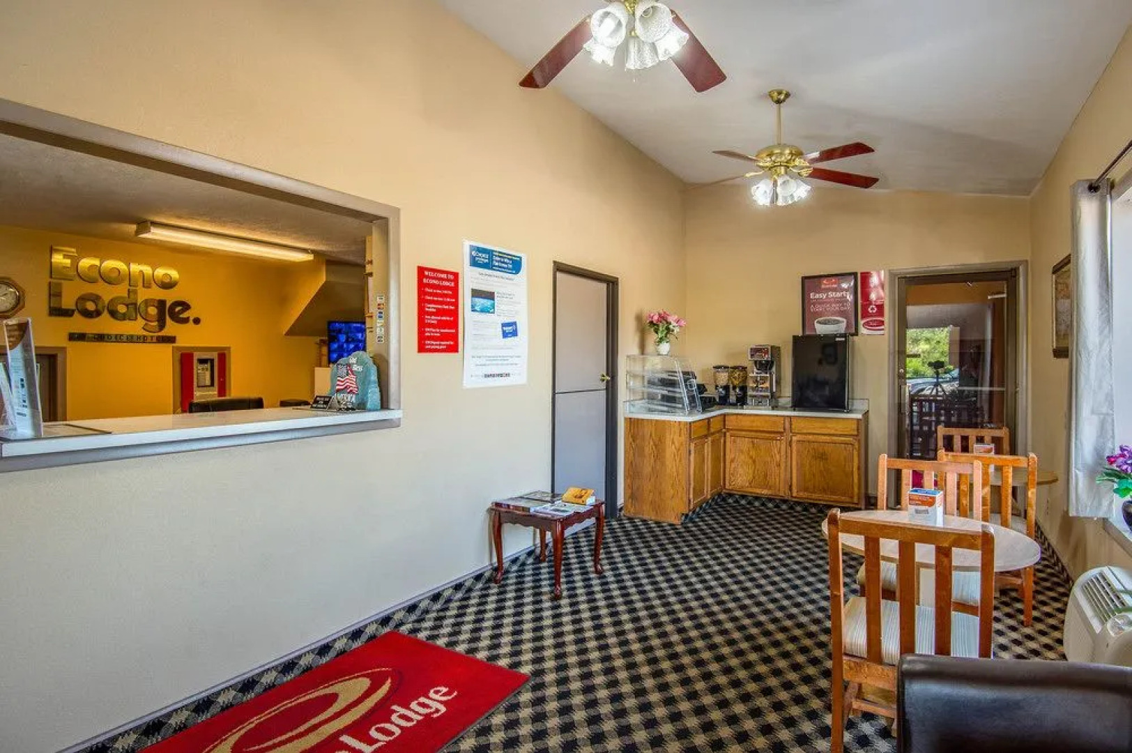 Econo Lodge Junction City I-70 Near Fort Riley