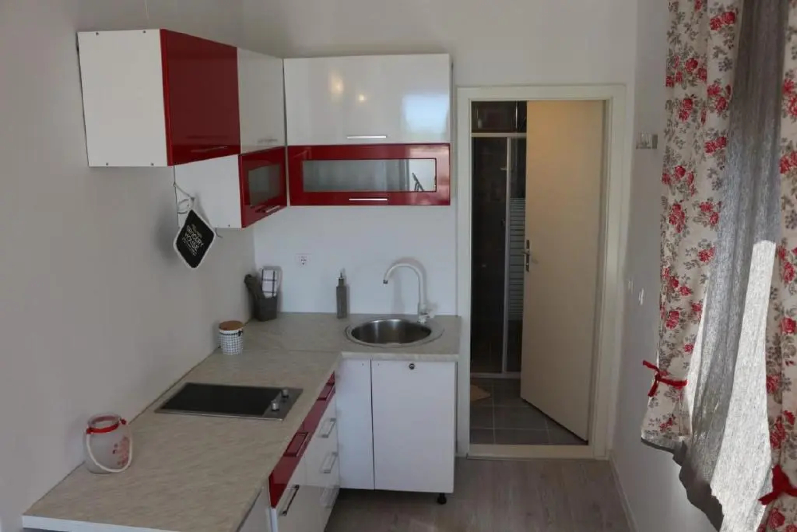Max apartment
