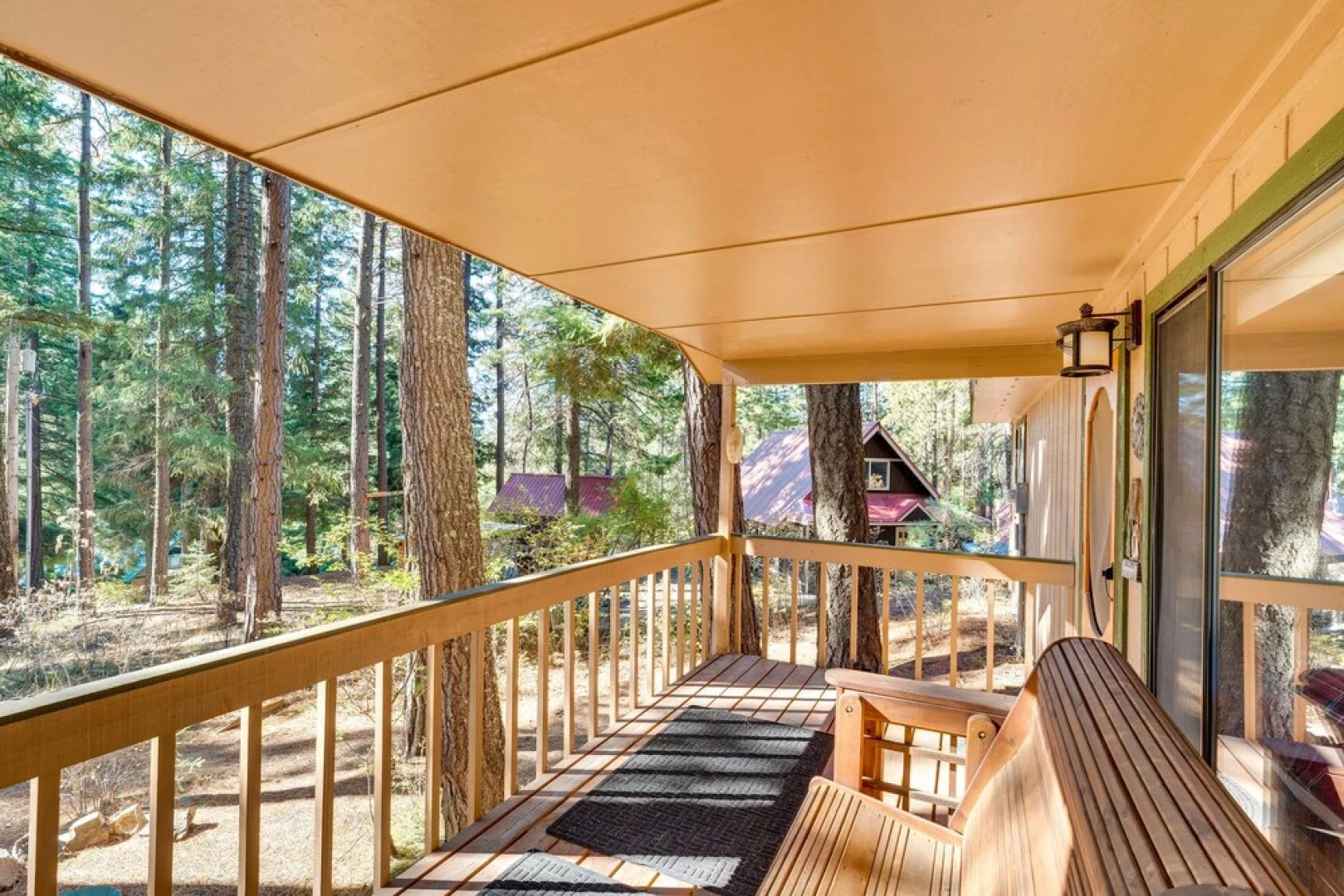 Ronald Cabin w/ Private Deck: Near Cle Elum Lake!