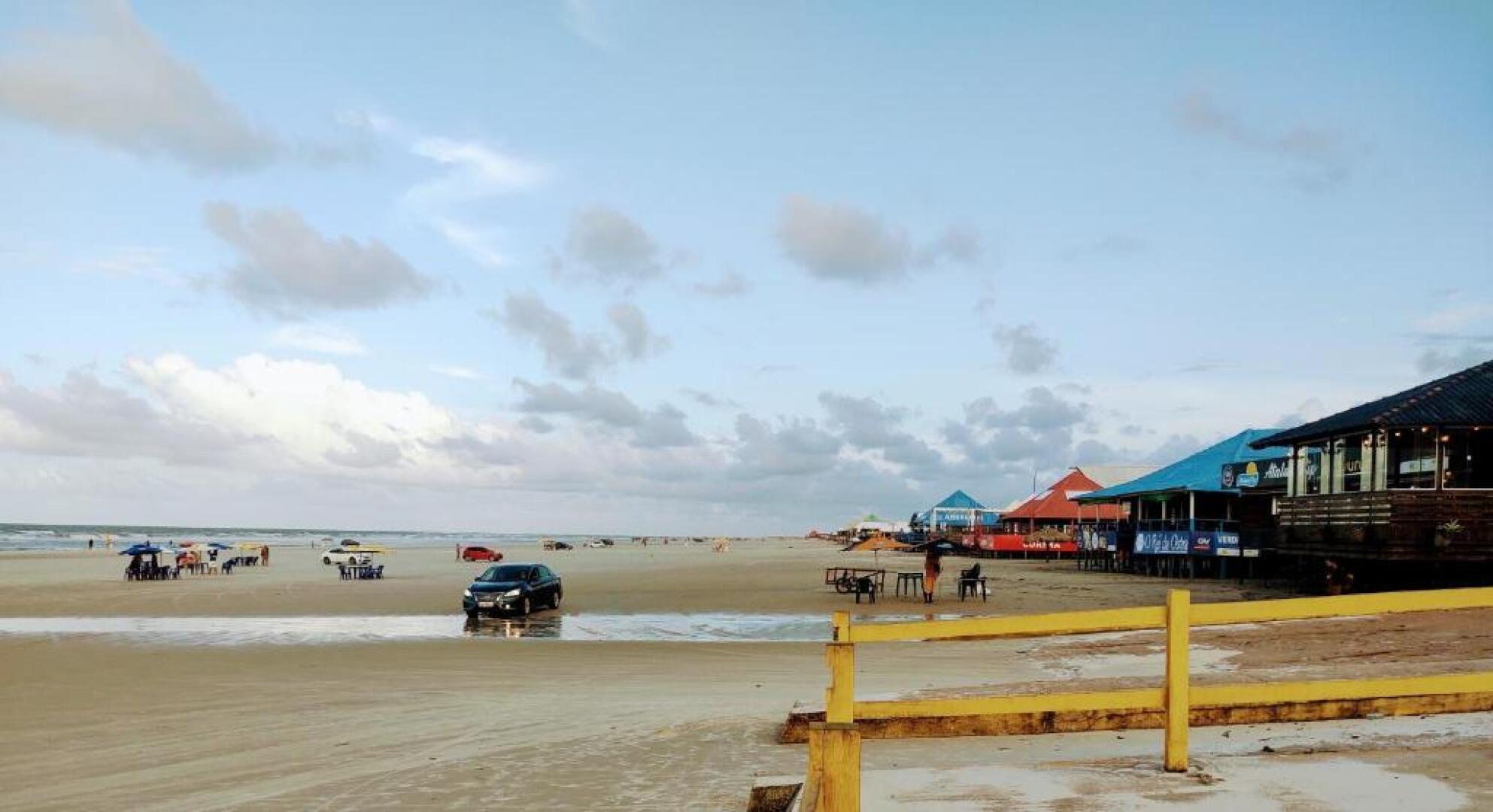 Casa com Piscina 50000 litros Área Gourmet 3 Suites no Destacado, Bairro mais Nobre de Salinas