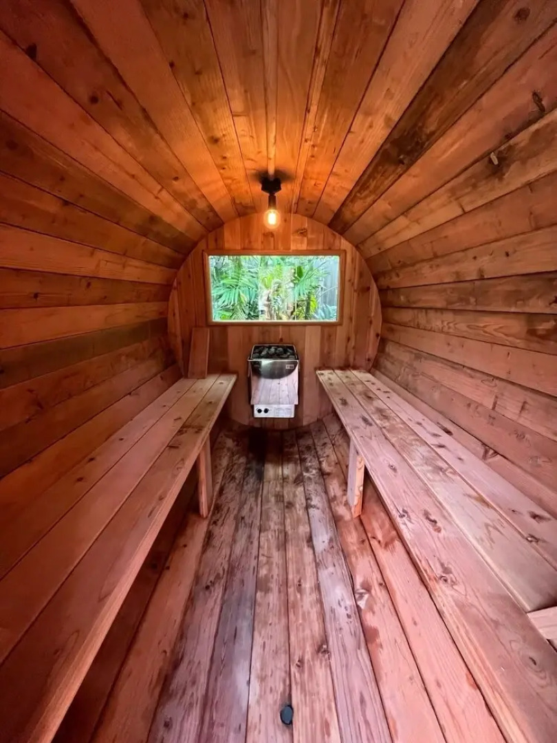 Akule Clubhouse: Bala One Bedroom Beach Retreat w/Sauna! 1 Condo by RedAwning