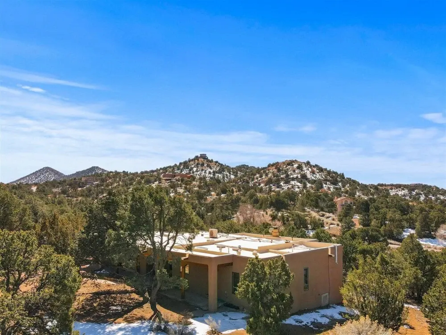 Sunlit Pines - Tucked in the Trees, Private Escape, Easy Drive to Plaza - NEW Listing