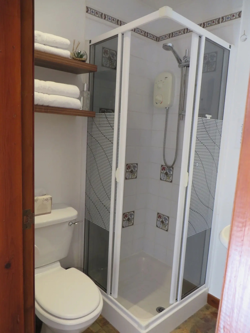 Eriskay Guest House and Aviemore Glamping