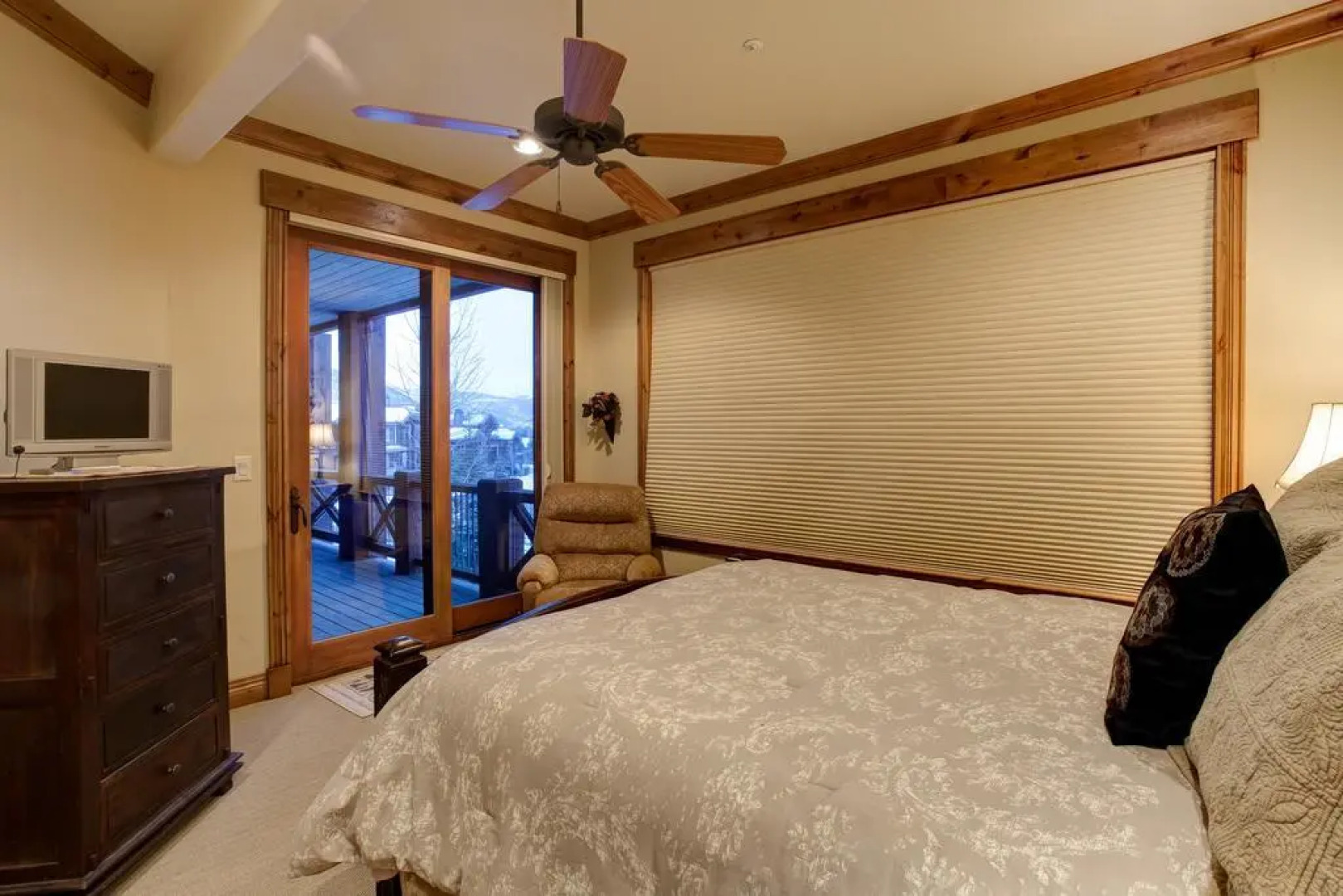 Last Sun at The Cove by Alpine Ski Properties