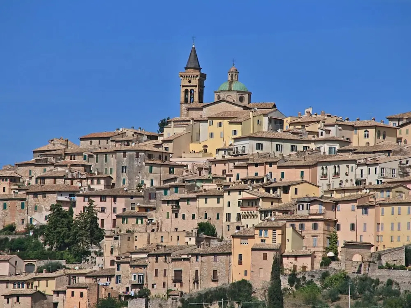 Spacious Farmhouse in Trevi With Swimming Pool