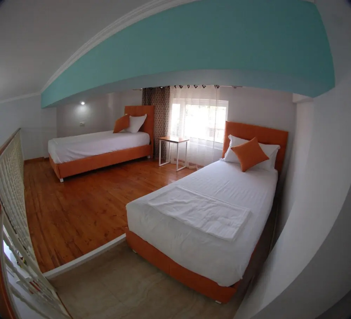 Crown Deluxe Apartments