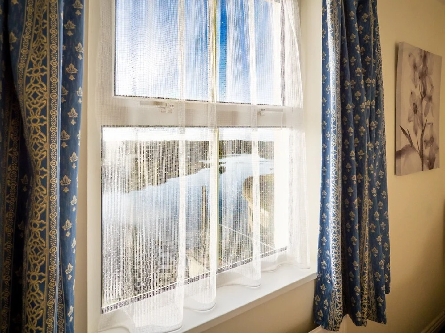 Clifden White Heather House