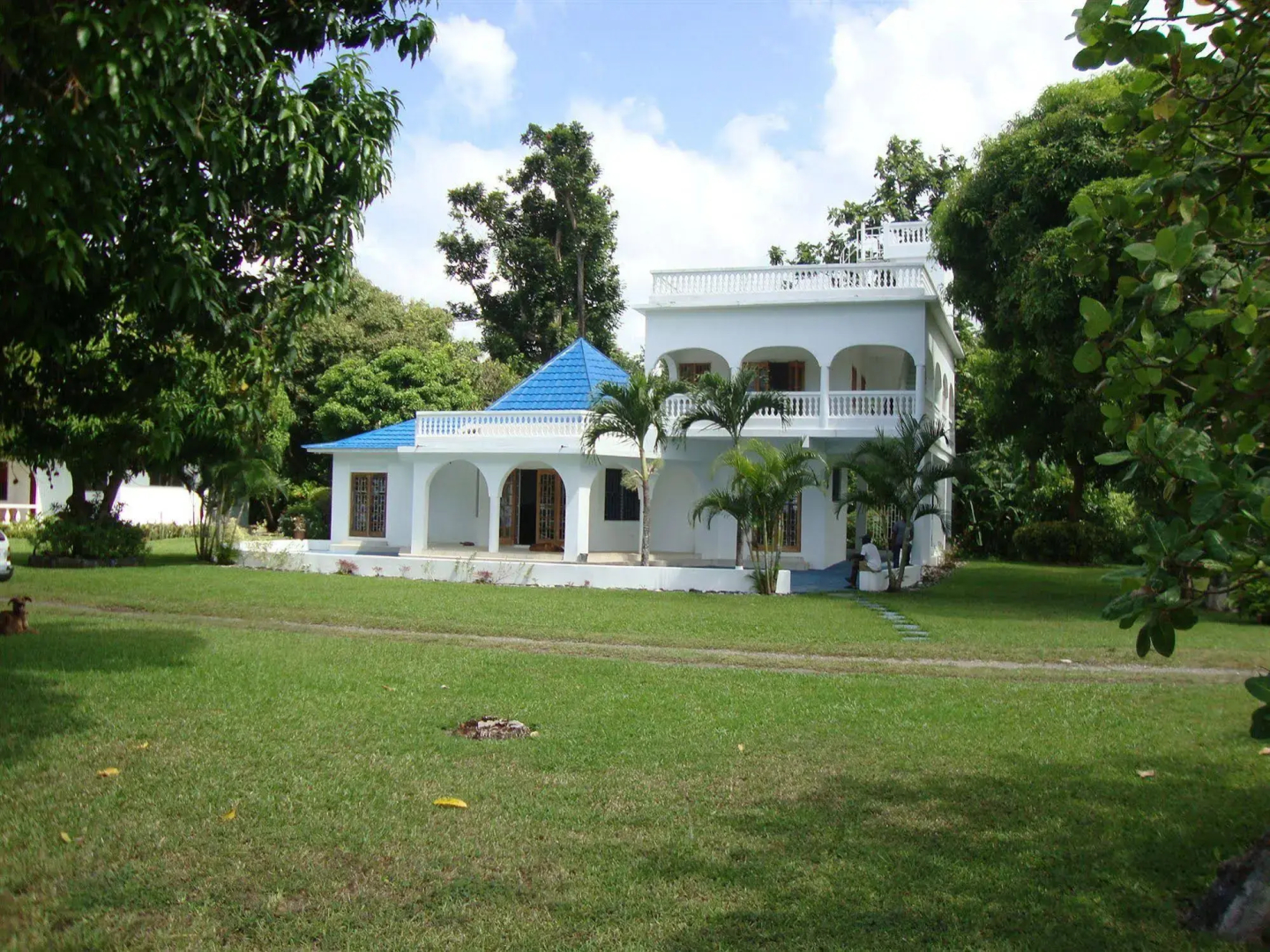 By the Sea Vacation Home and Villa