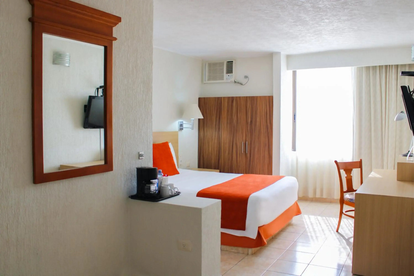 Hotel & Suites Real del Lago