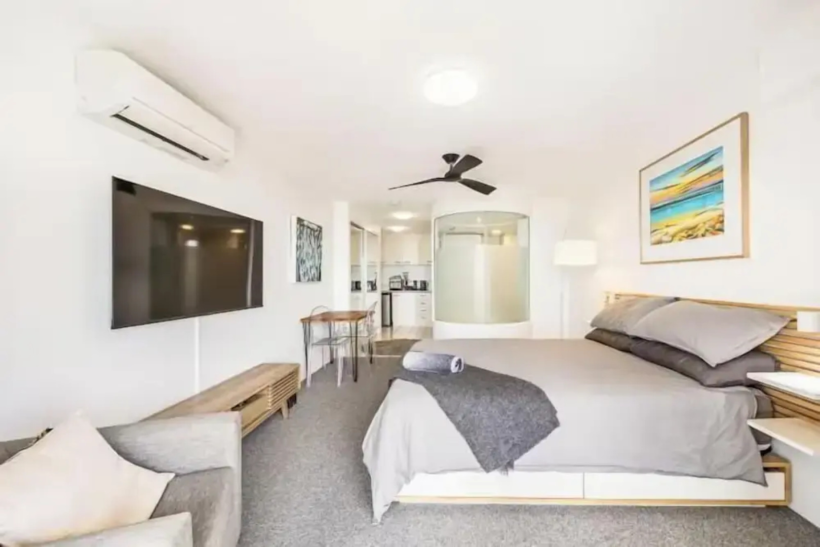 Wake to the Waves - Oceanfront Apartment