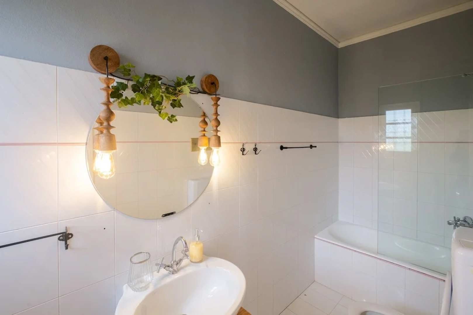 Mid-Century Modern Villa Vintage Charm