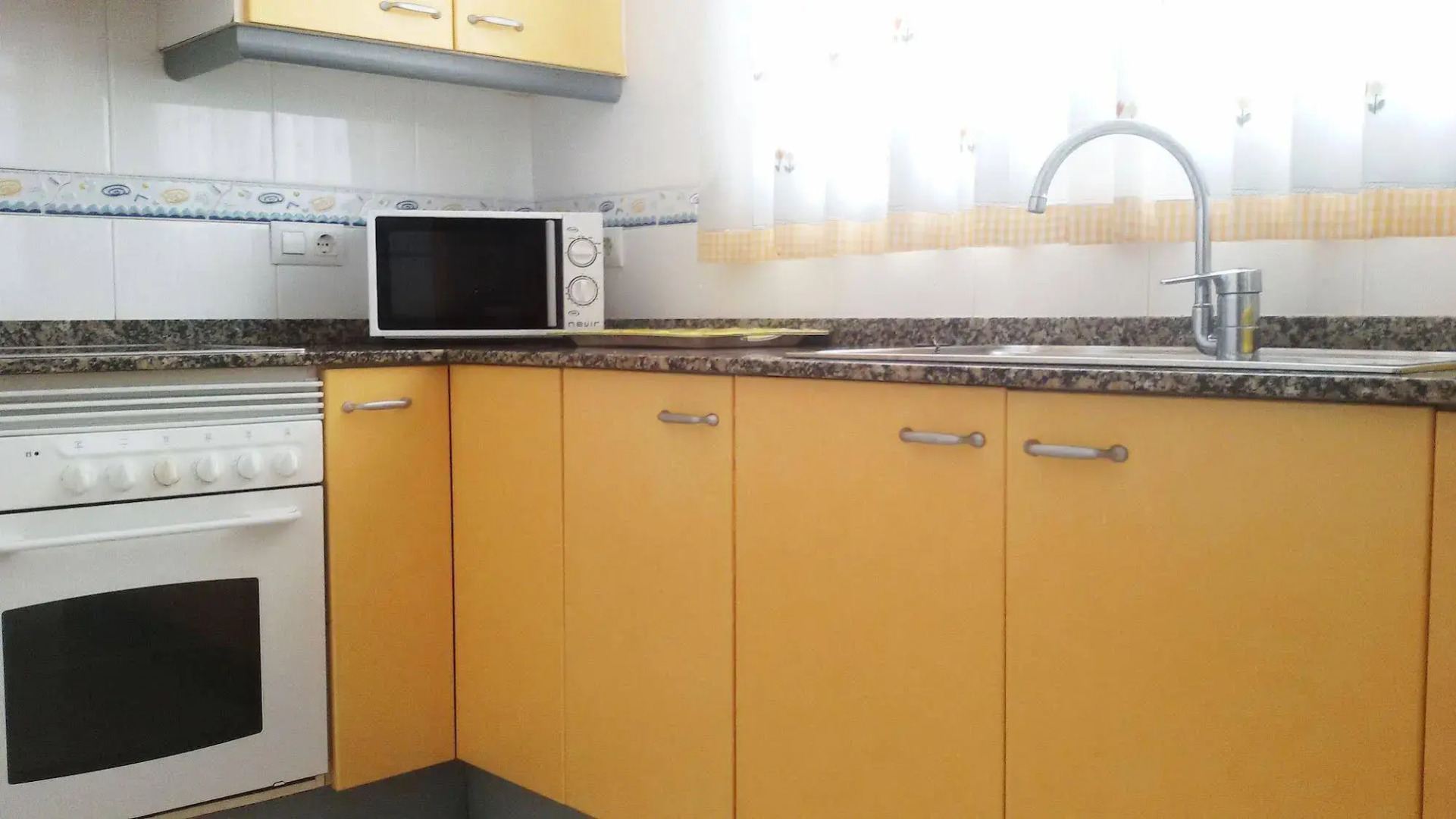 Apartamentos Gandía Universidad 3000