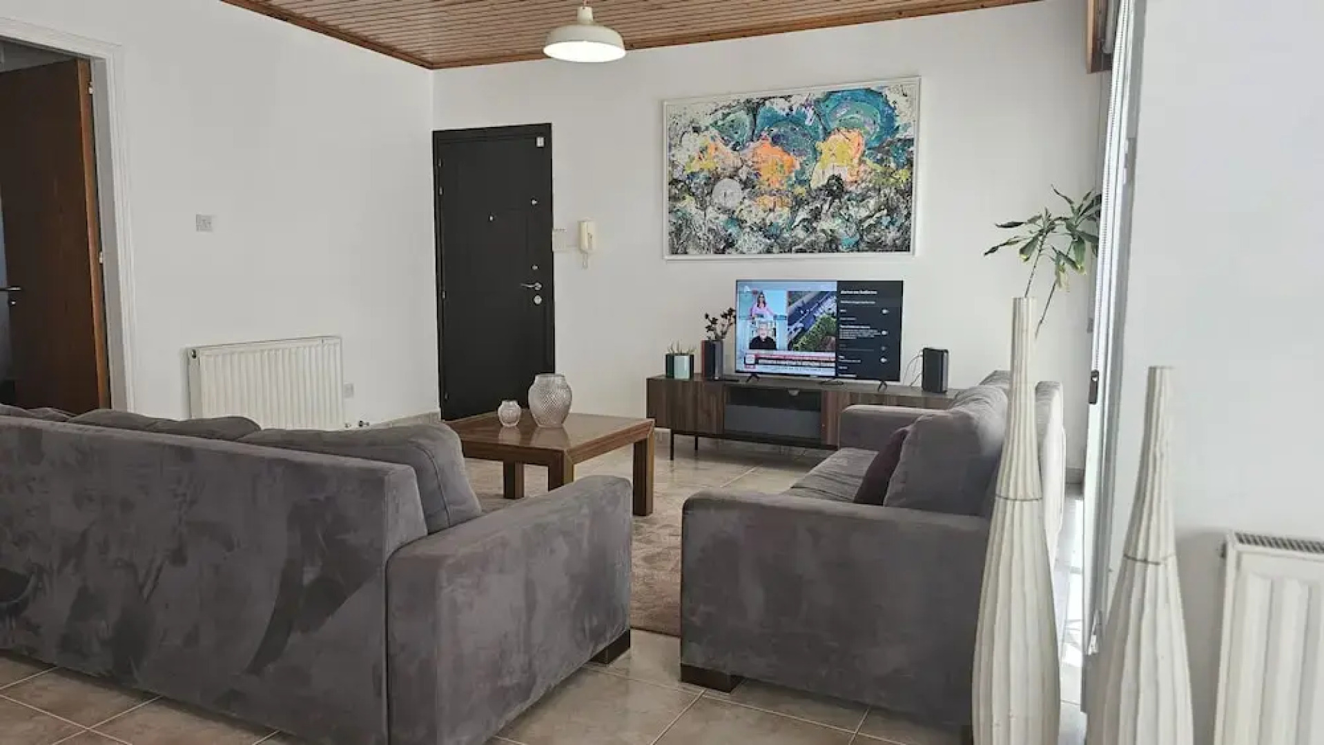 39 EGM - Stay Uptown Apartment