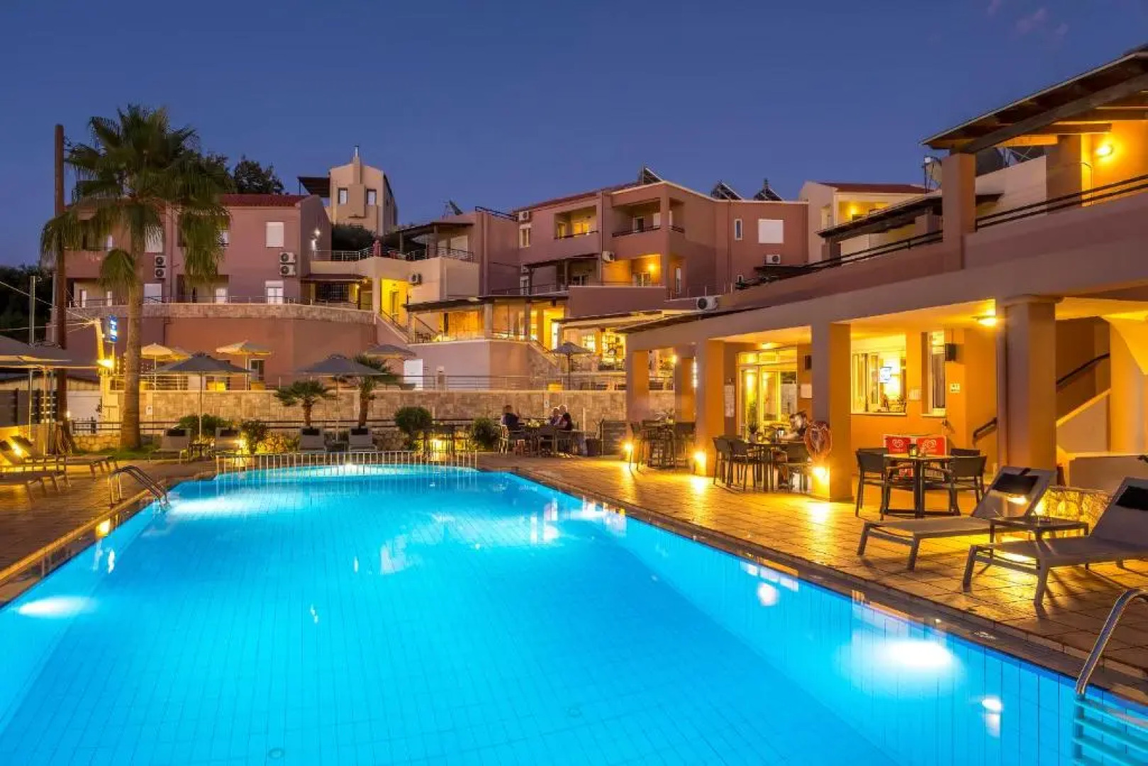 Theos Holidays Apartments