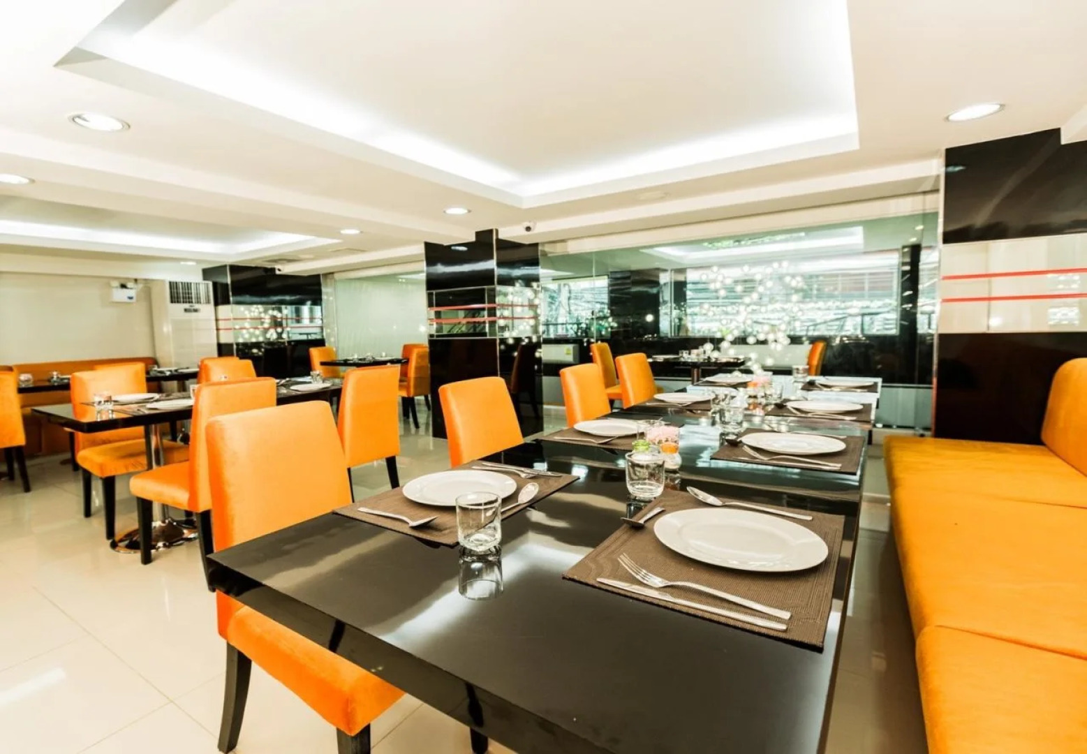 De Lux Bangkok Hotel