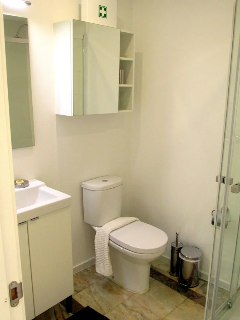 Stunning Studio in Parede, Cascais - up to 4 pax