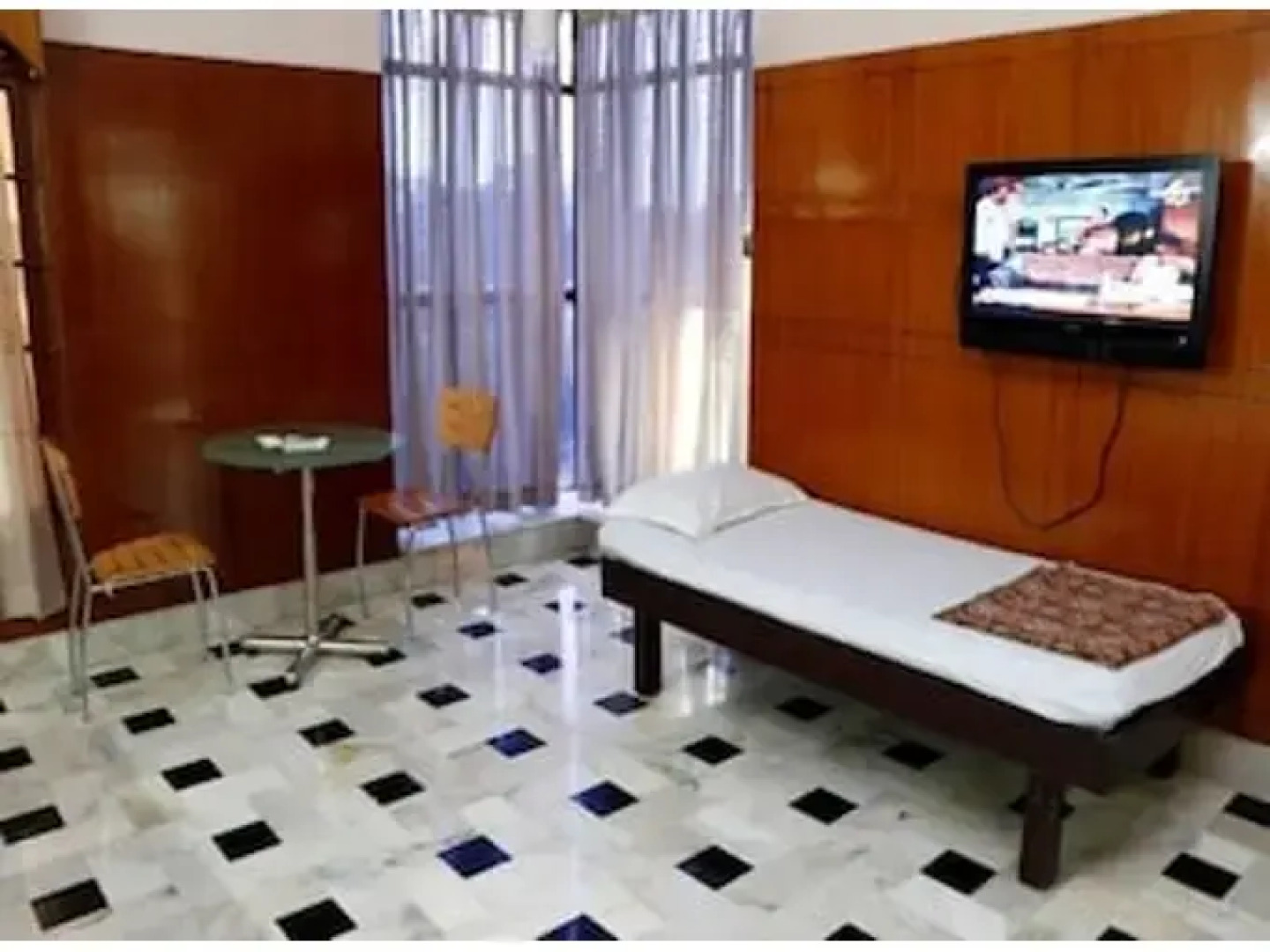 Iroomz Ashoka Comforts