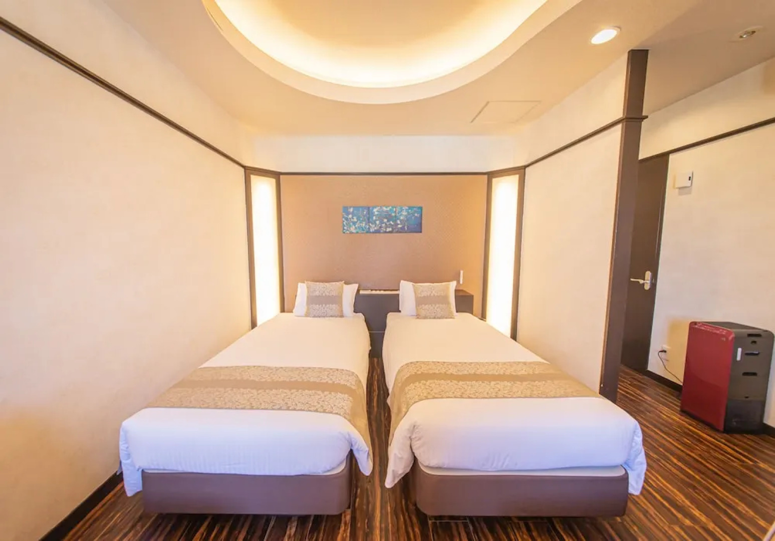 Ginowan Crystal Hotel