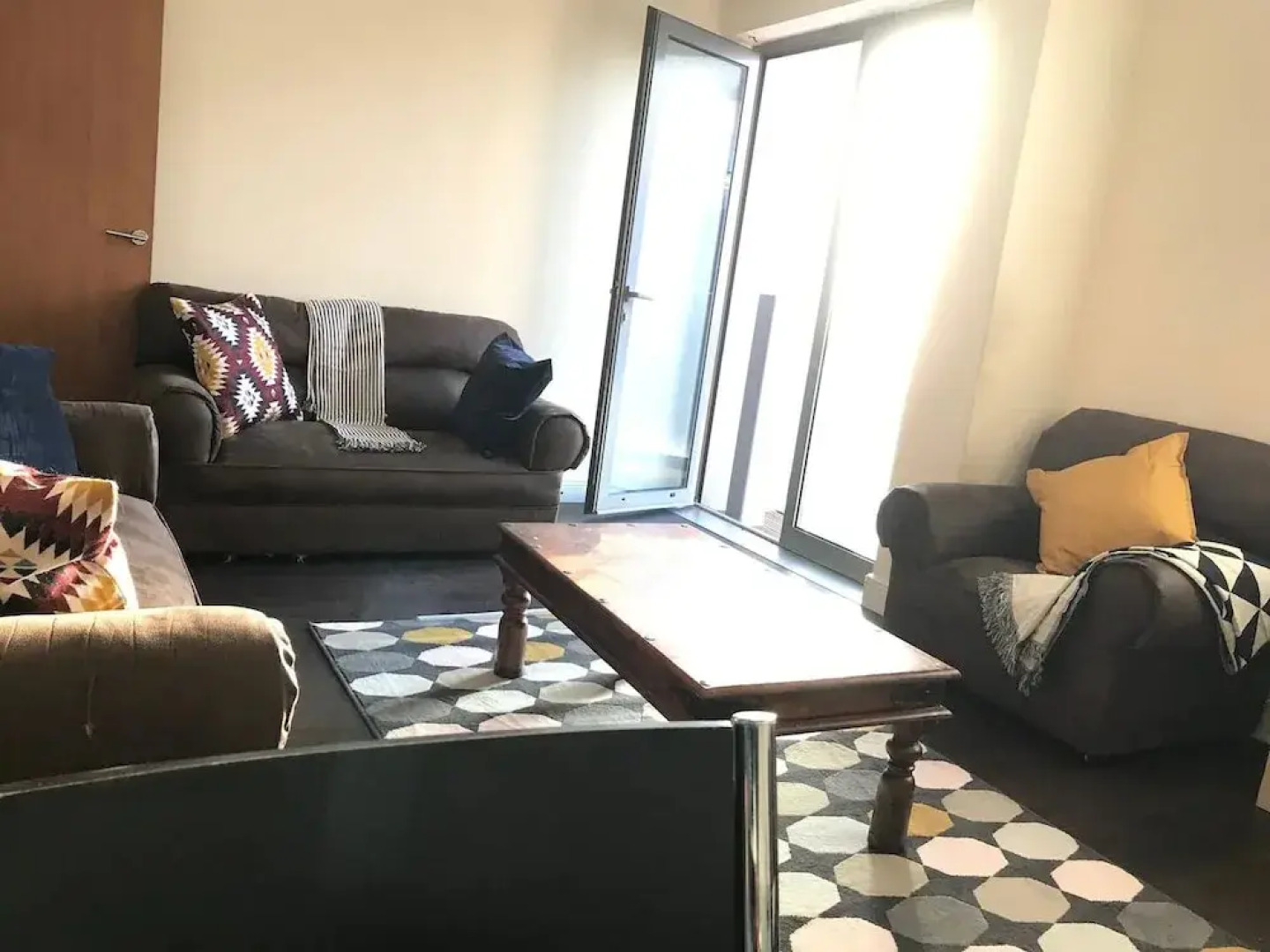 St James Apartment I