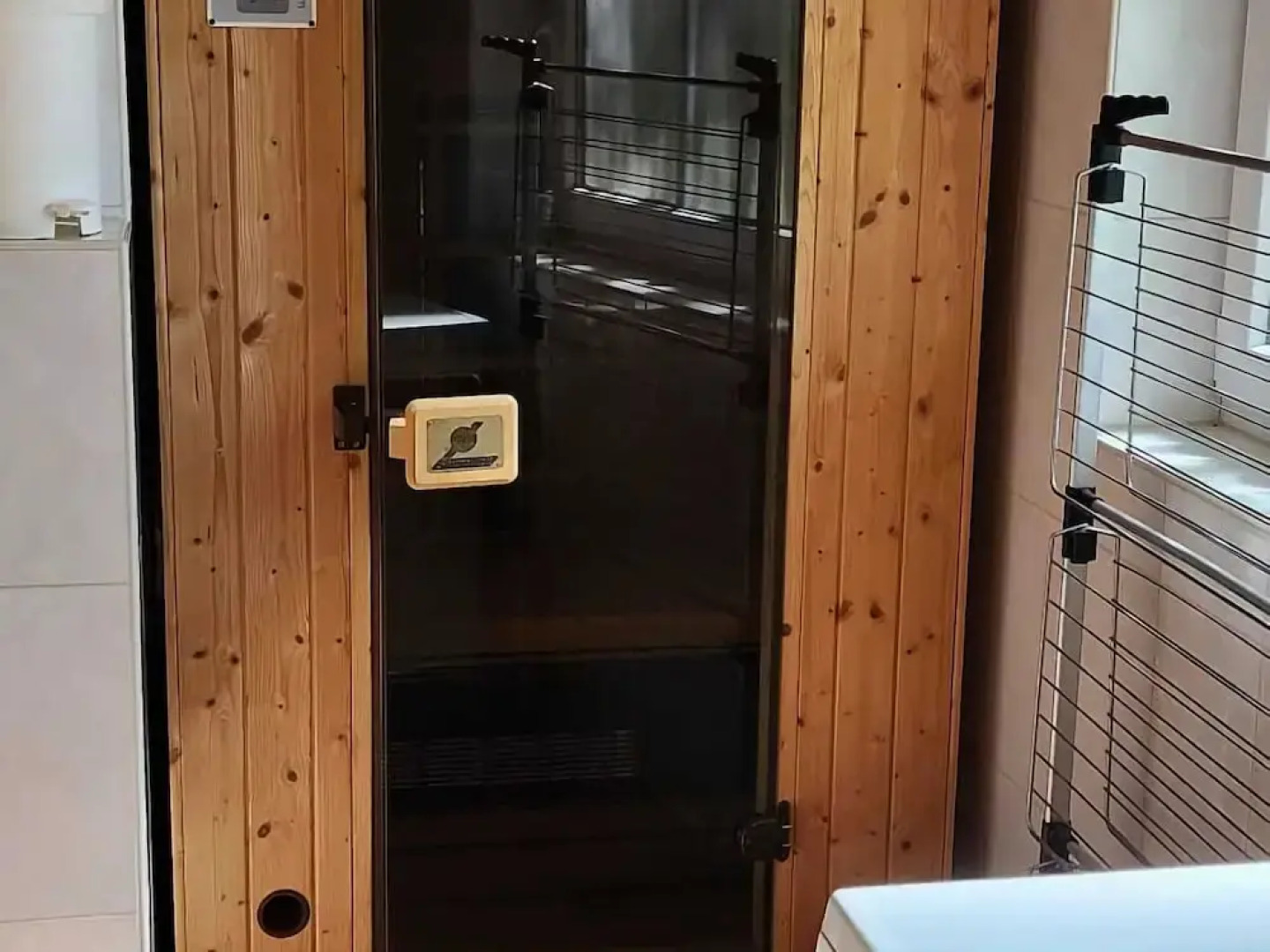 Tidy House With Sauna and Steam Bath, in a Forest