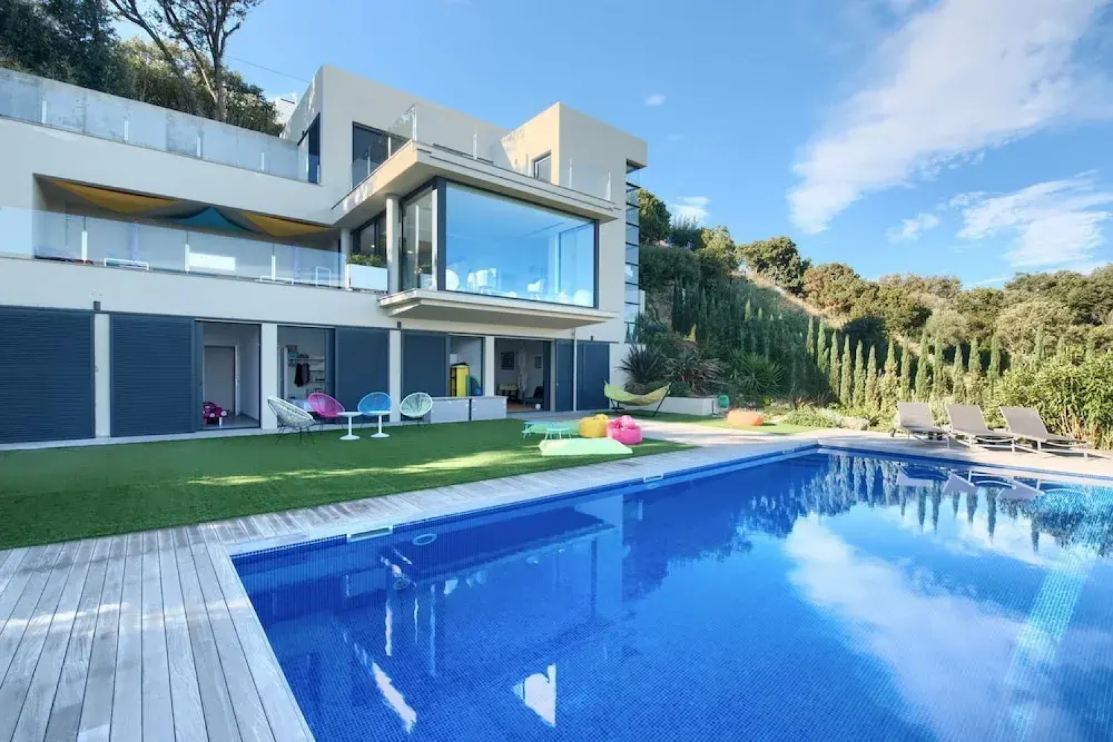 6 bedroom villa with sea views & pool in Sa Riera, Begur (H34)
