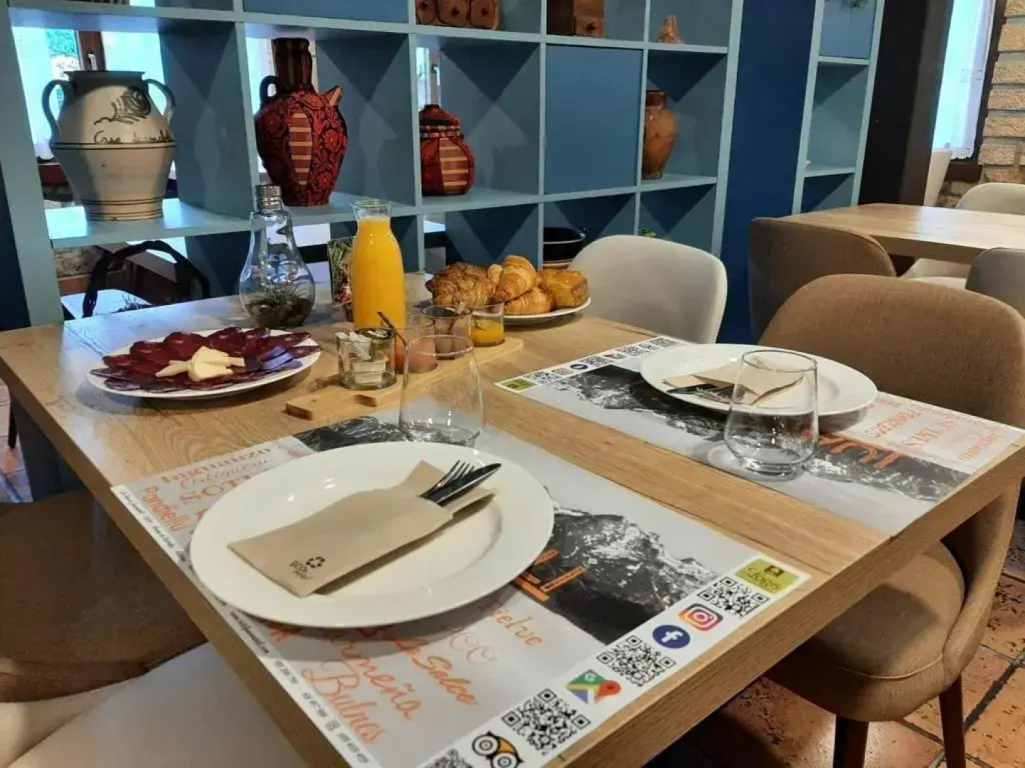 Logis Hotel Restaurante La Casa de Juansabeli