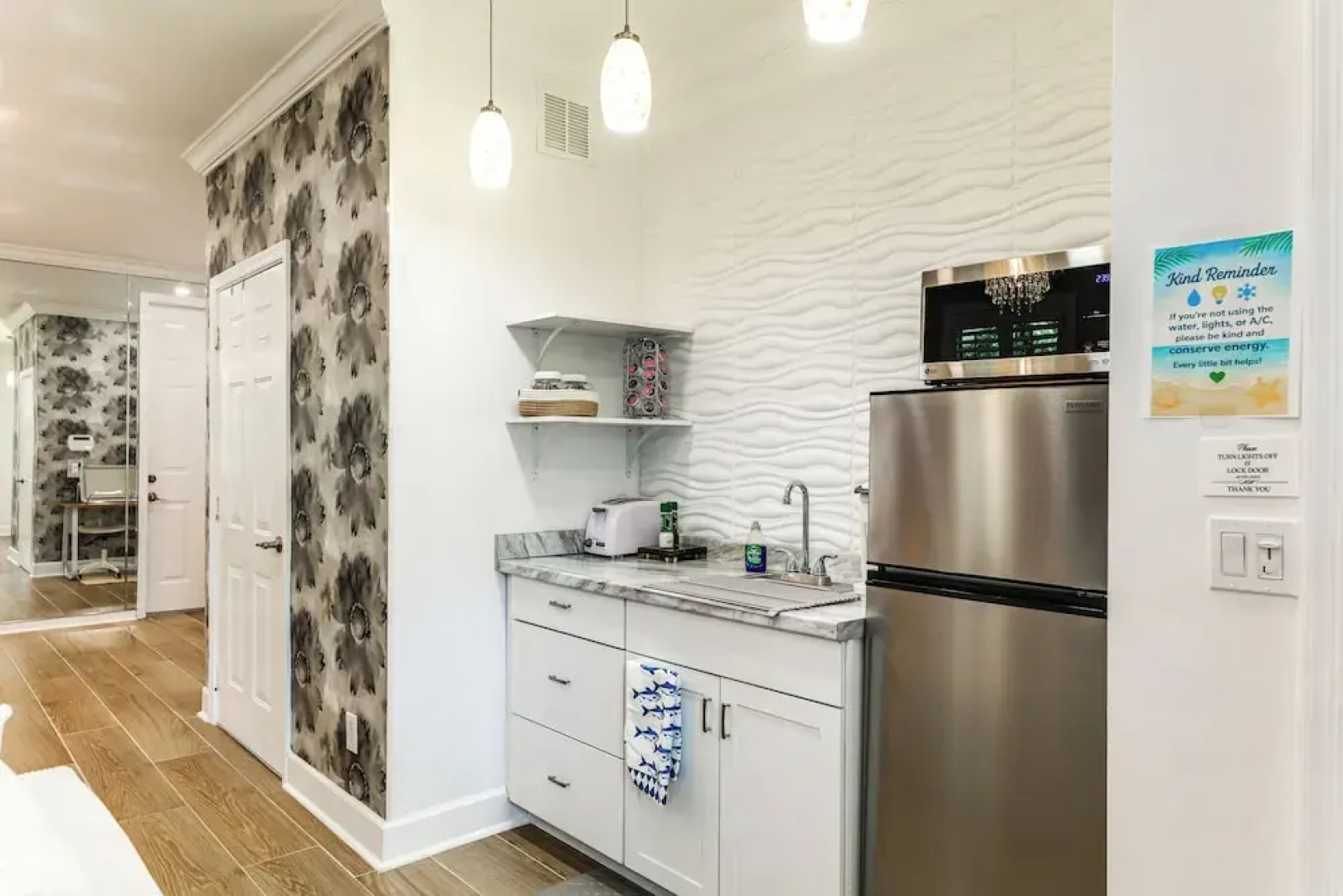 Pet-friendly Studio: 6 Mi to Jupiter Beach Park!