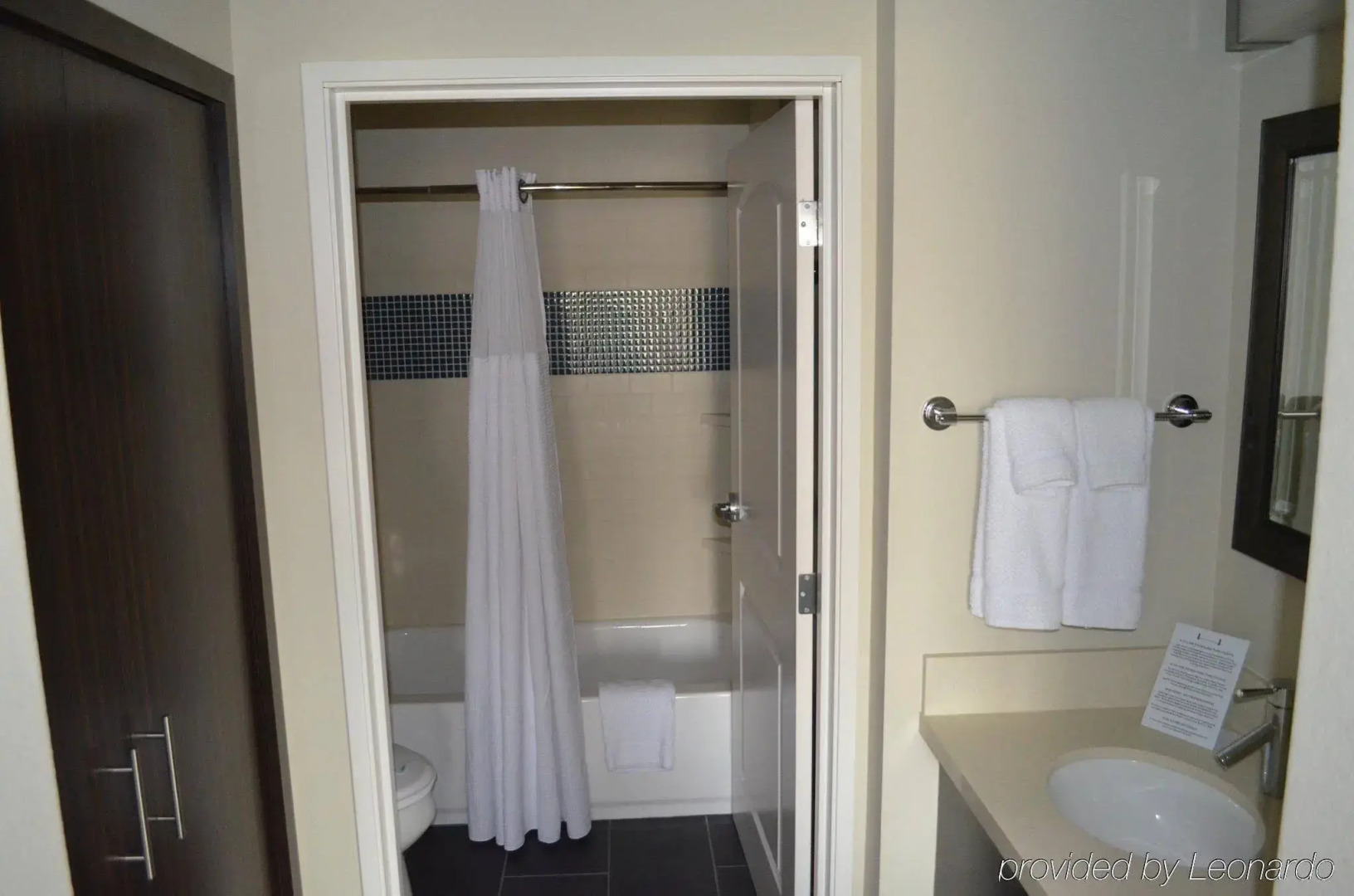 Staybridge Suites Bowling Green by IHG