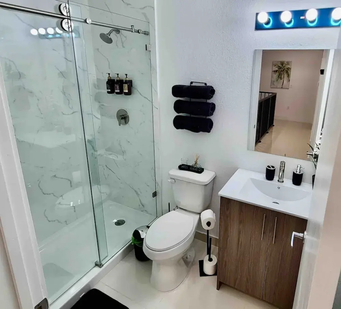 302 Rare find The Blue Sky Beach House