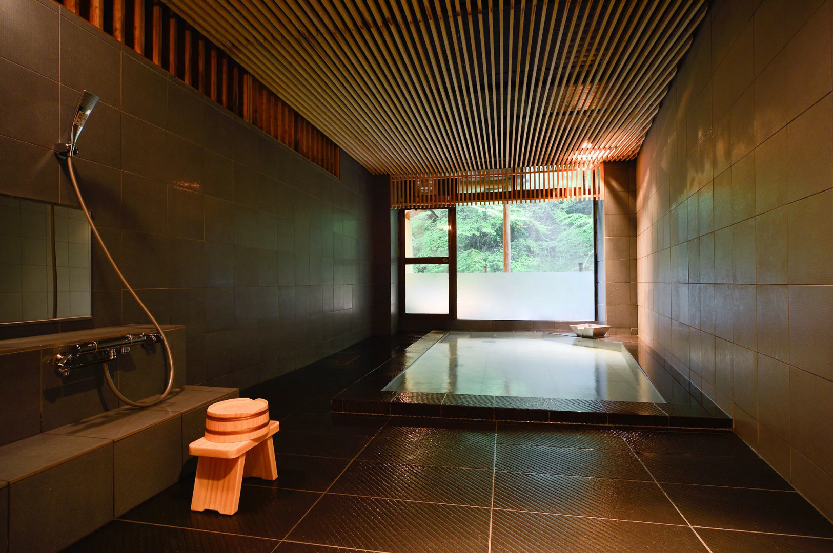 Shima Onsen Hinatamikan