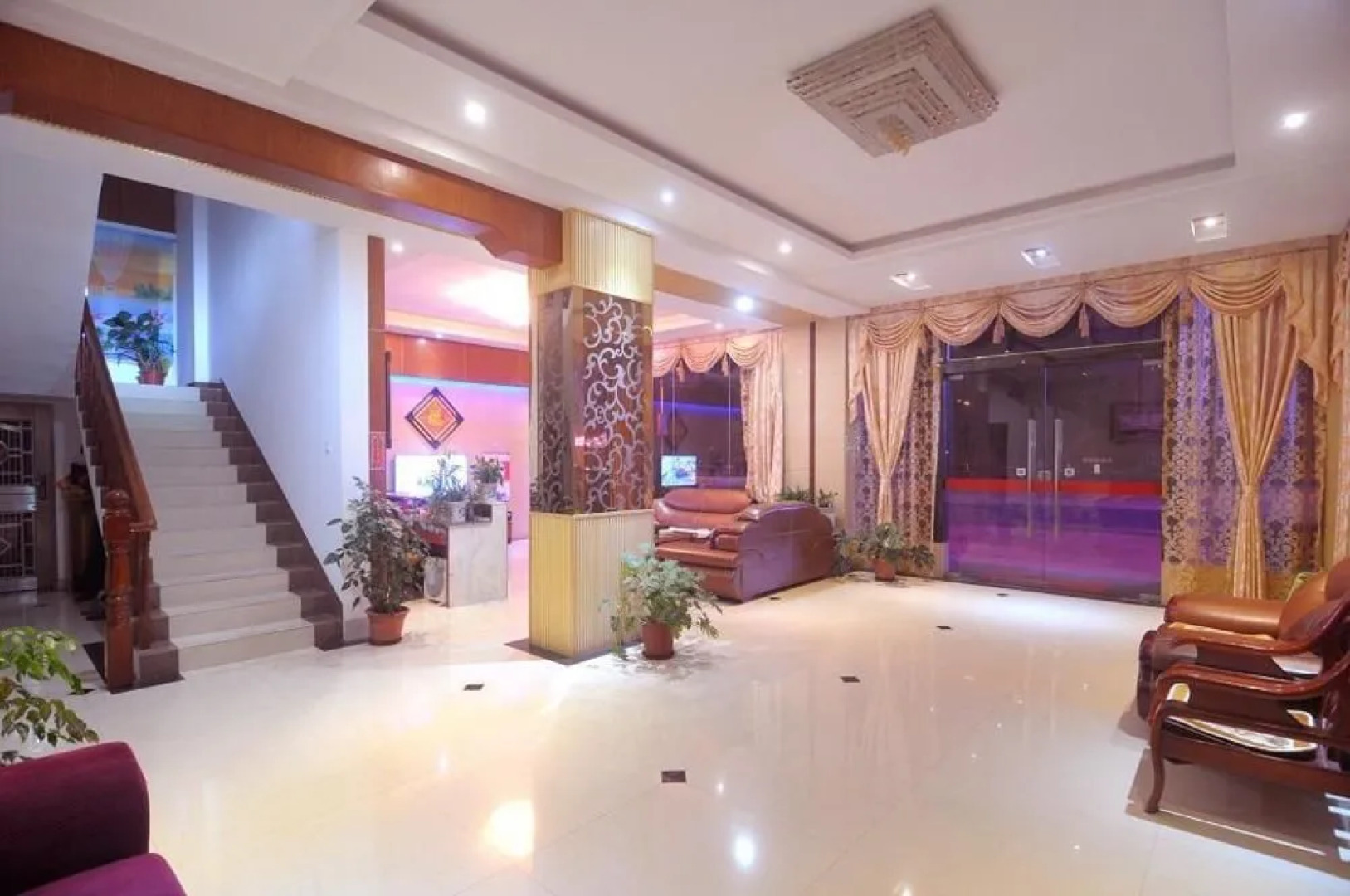 Danxia Mountain Shanghaojia Hotel