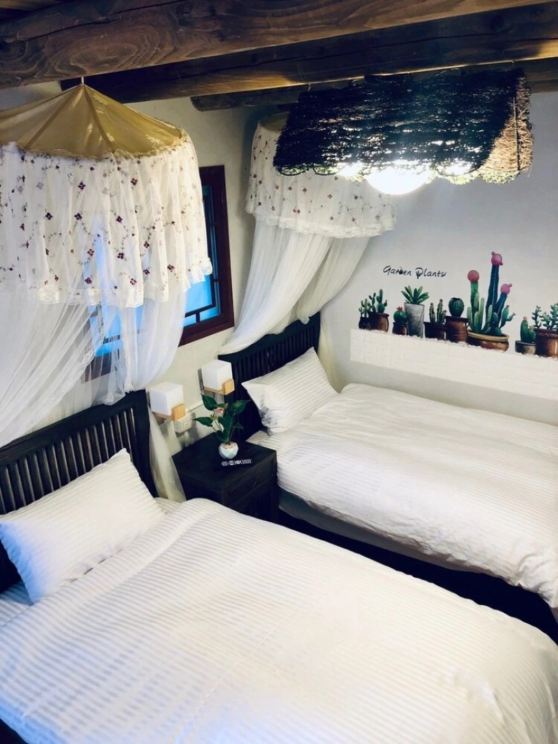 Tomato red classical Homestay