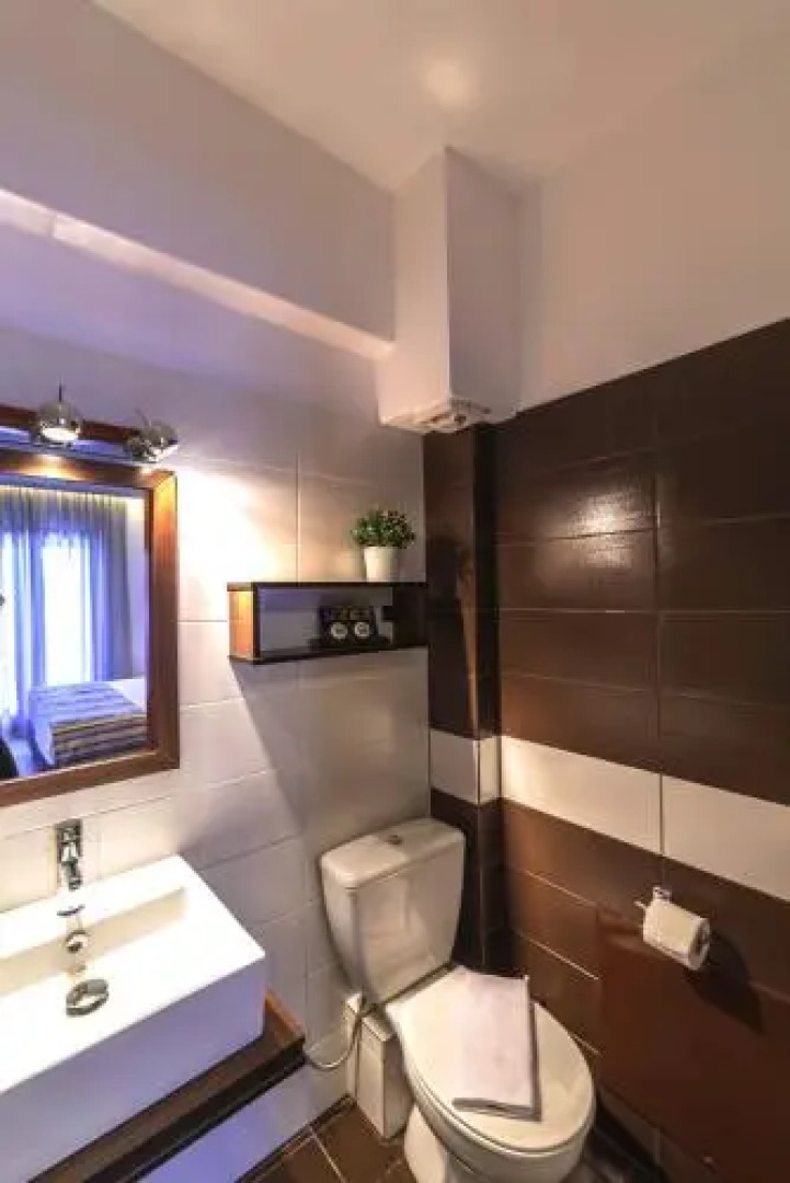 Aliston Hotel Studios