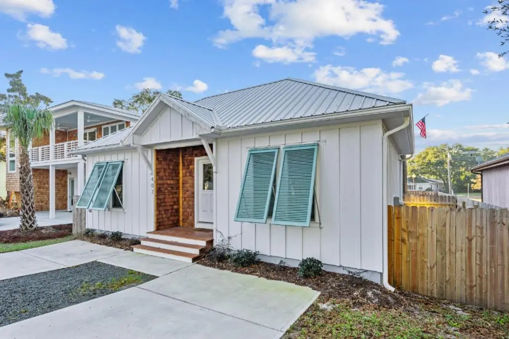 Modern Carolina Beach Boardwalk Cottage near Amenities!