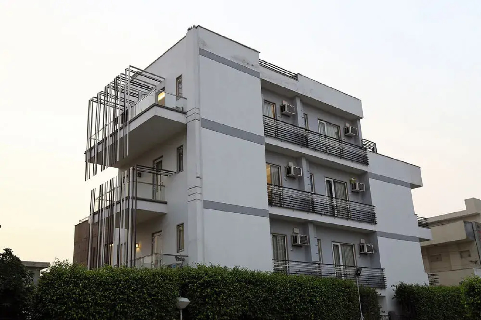 FabHotel Huda Sushant Lok