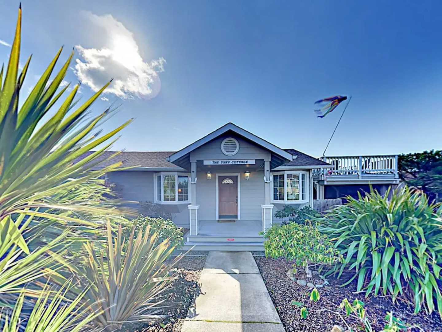 The Surf Cottage 2 Bedrooms 1 Bathroom Home