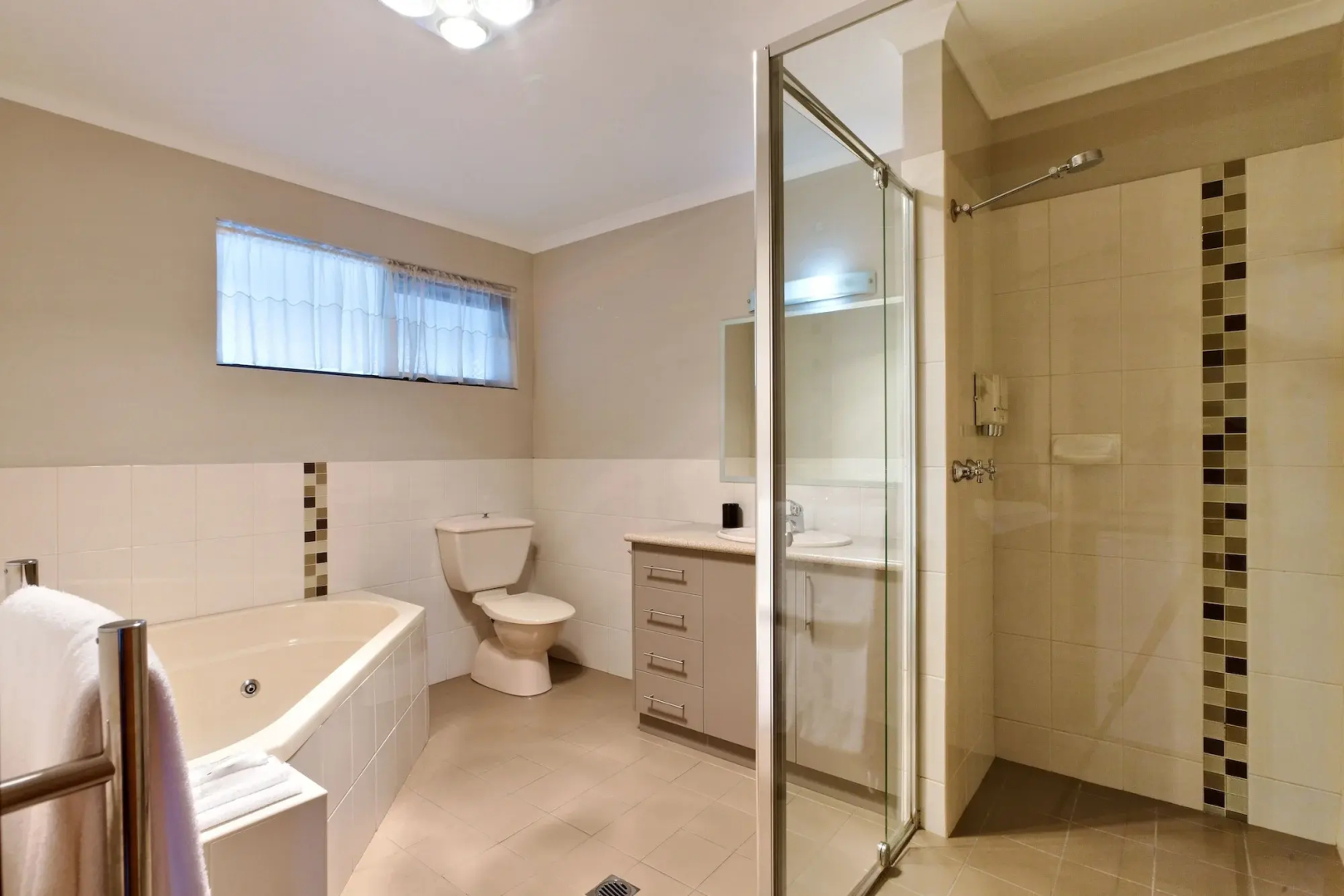 Hume Country Motor Inn