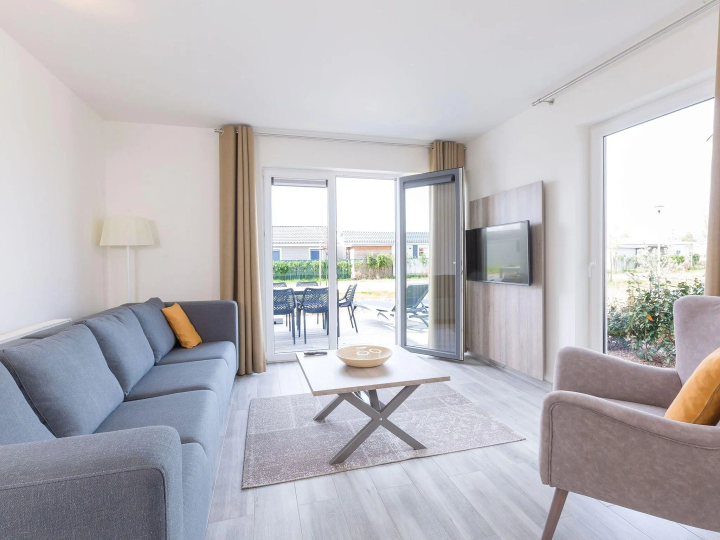 Holiday Home Near North Sea Beach, Breeduyn