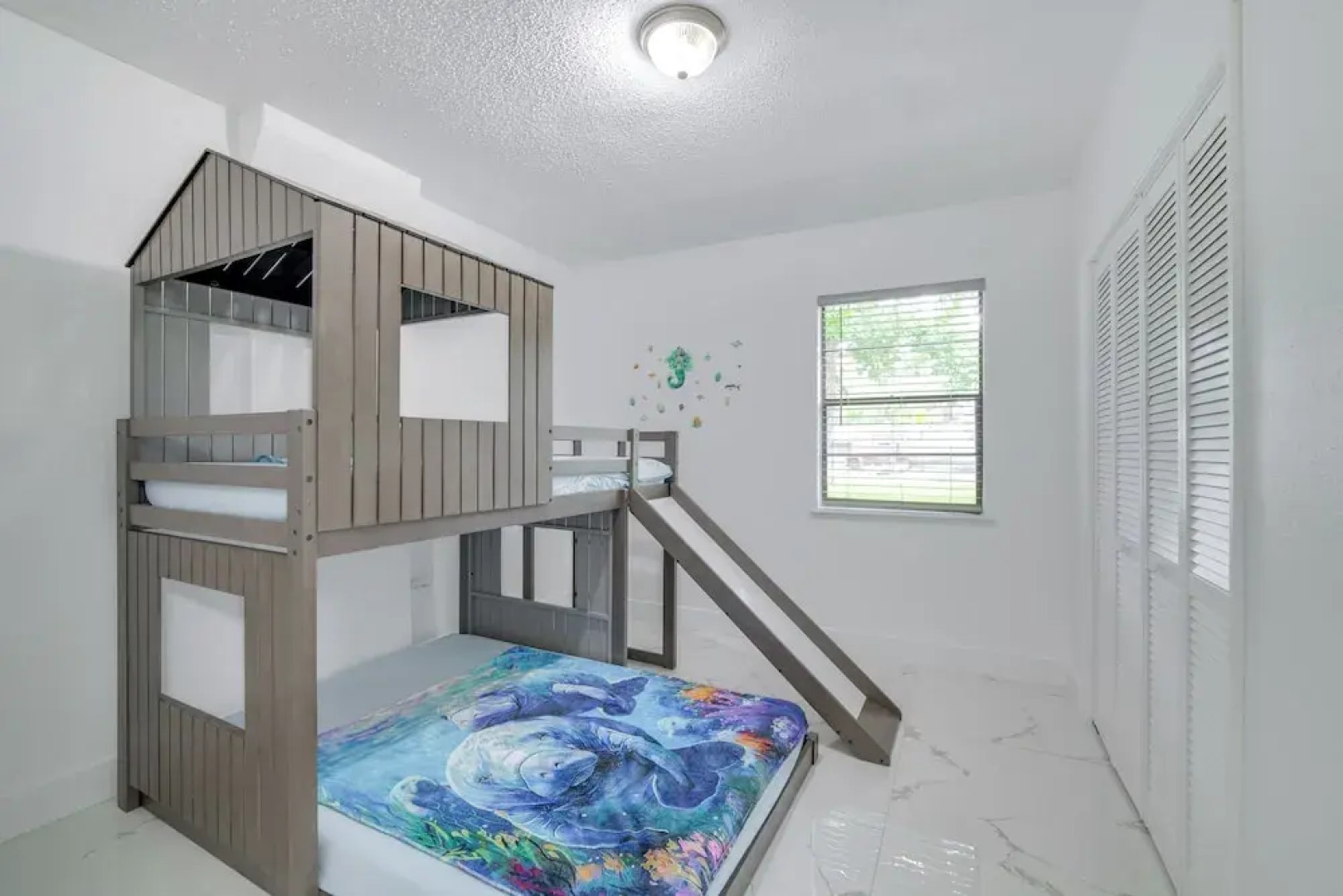 Swim, Hike & Kayak: Crystal River Retreat w/ Yard!