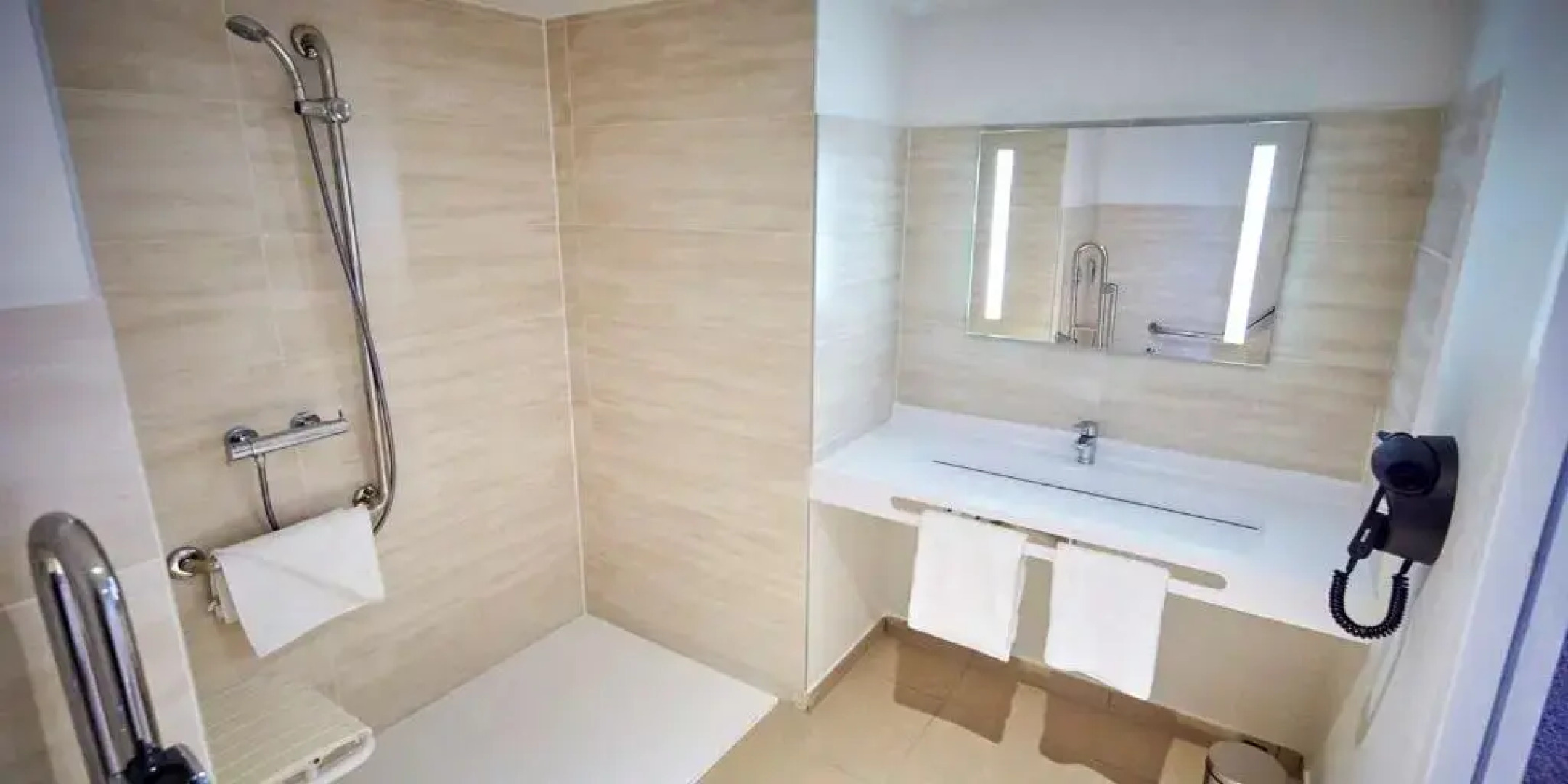 Kyriad Combs-la-ville - Senart