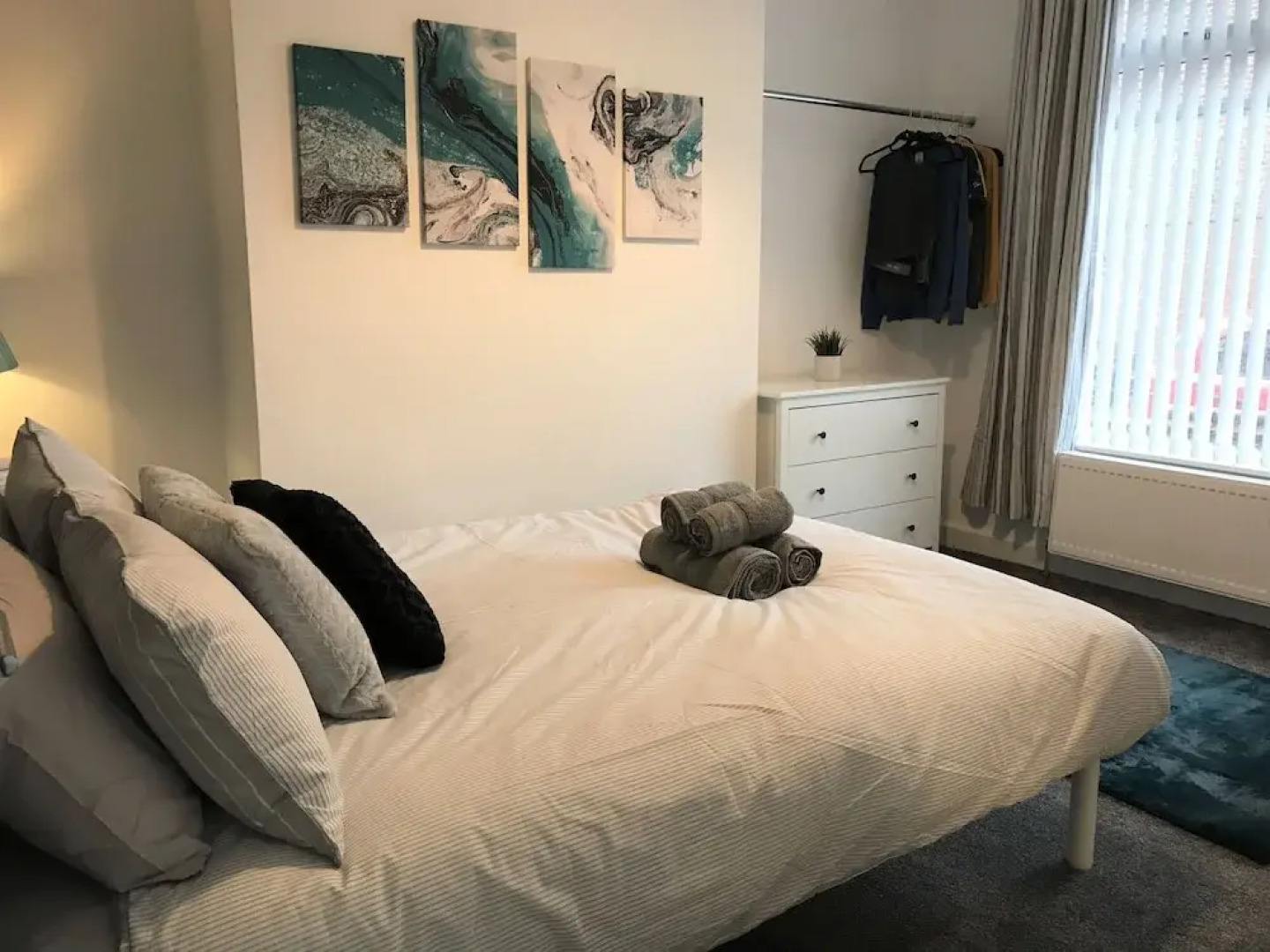 Stylish Modern 3-bed House nr Manchester City ctr