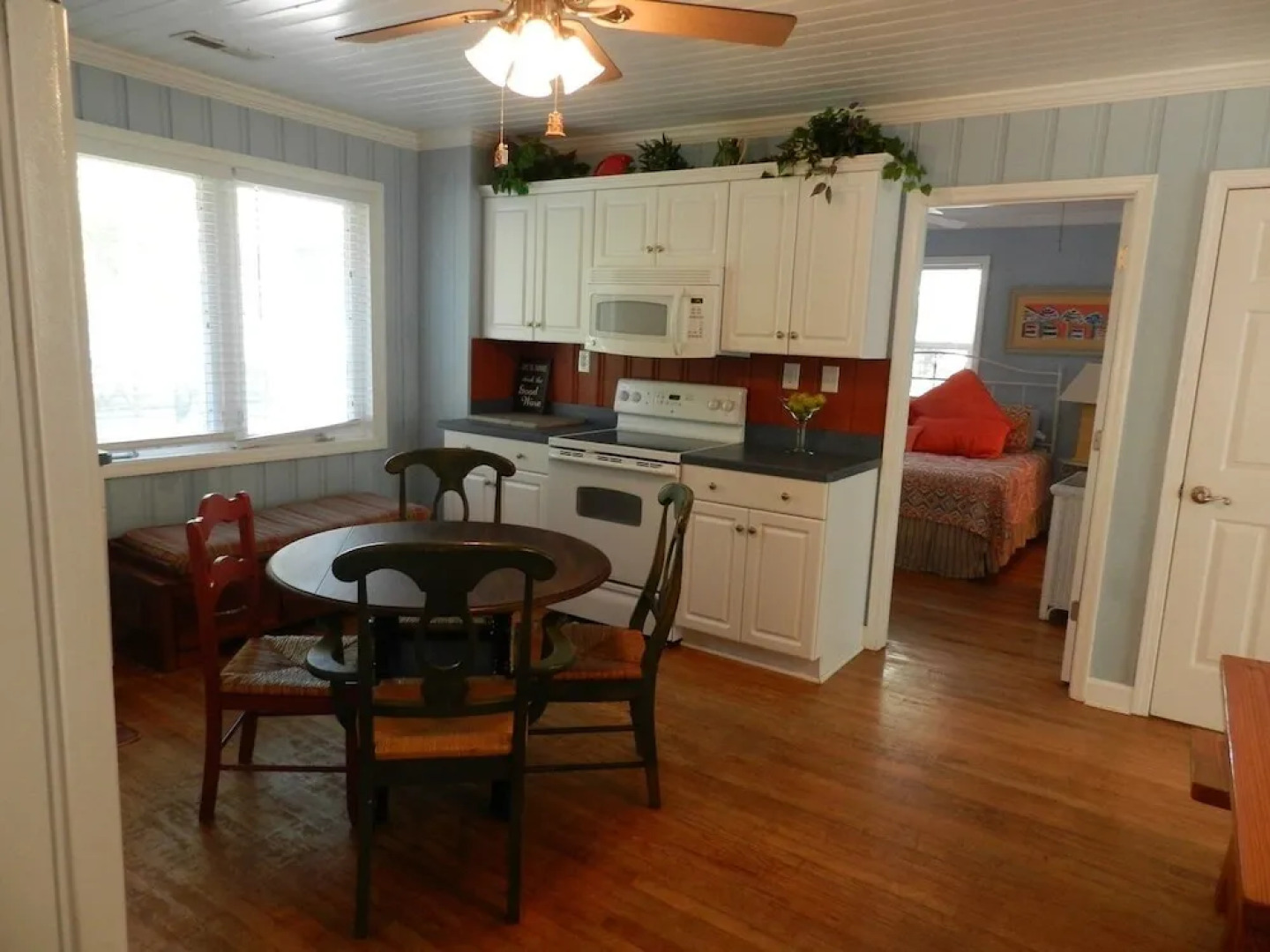 813 S Dogwood - Back in Debt - 6 Br Home