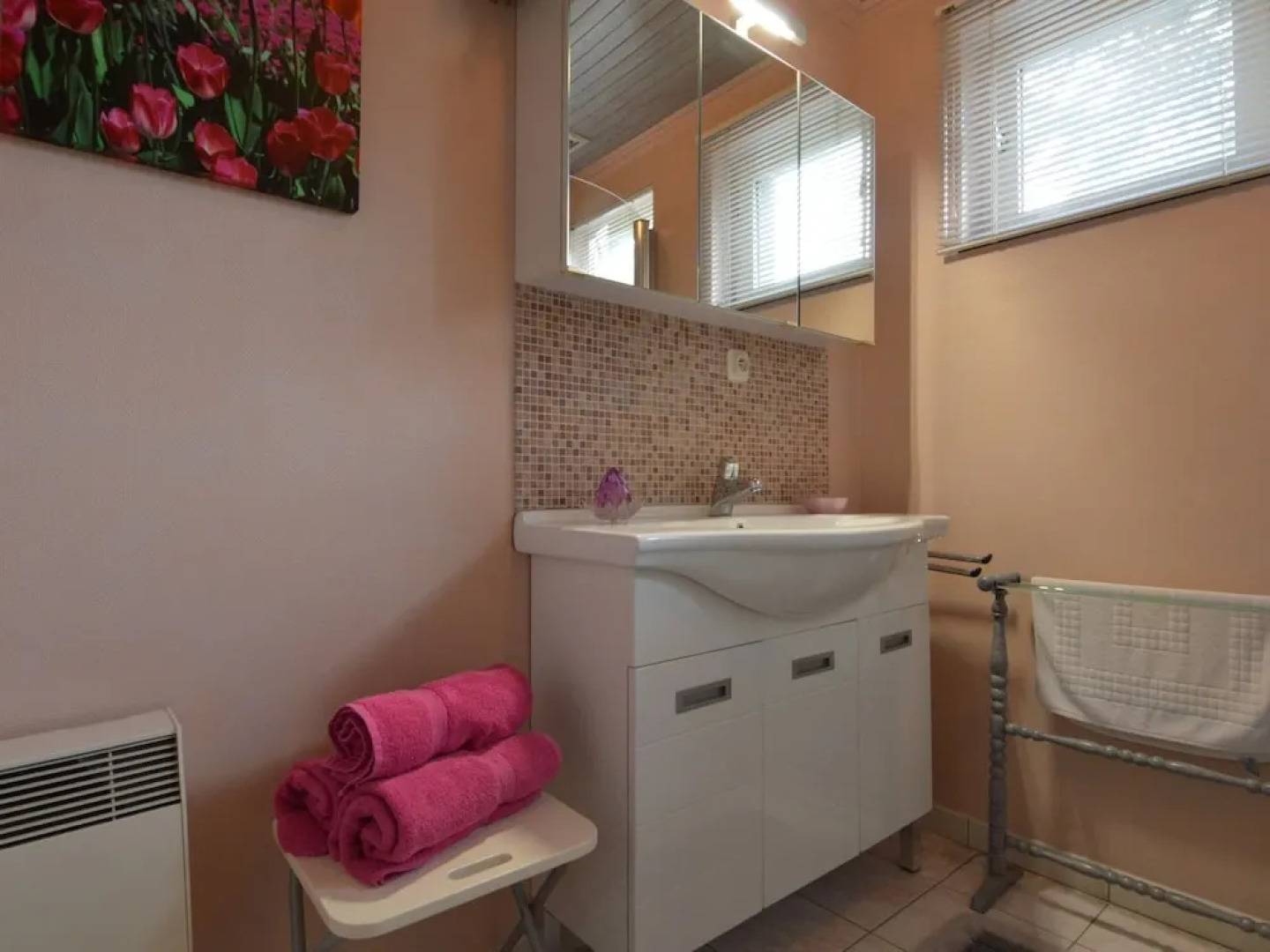 Luxurious Holiday Home with Hot Tub & Sauna in Houffalize