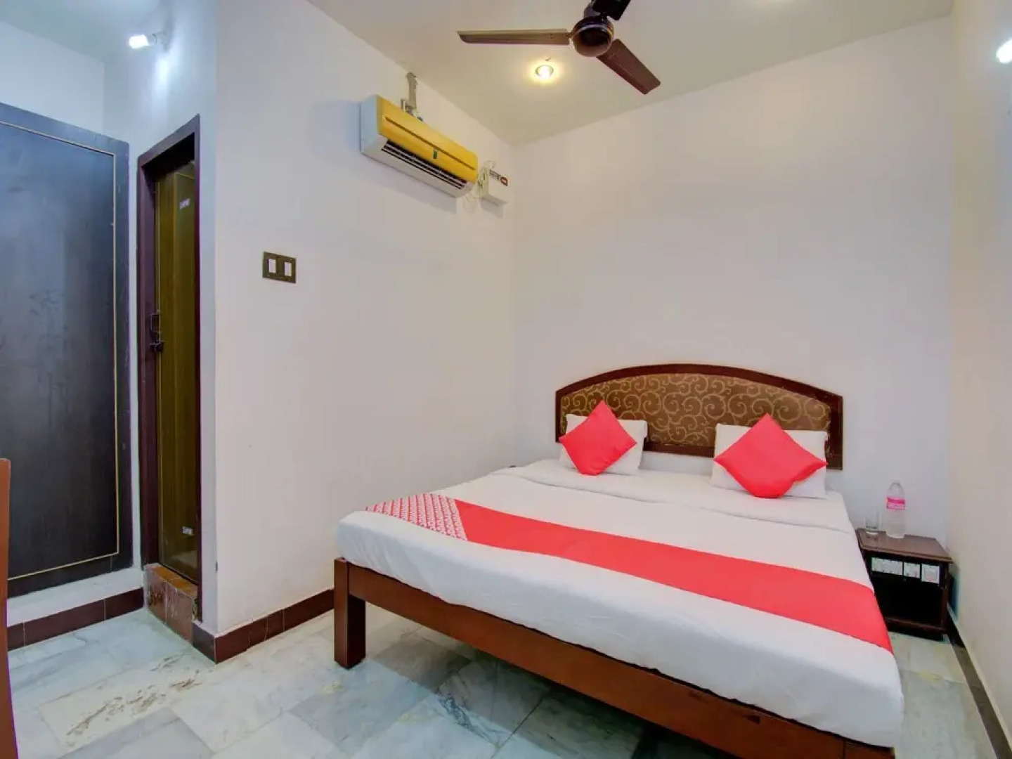 OYO 30435 Mahalashmi Park Hotel