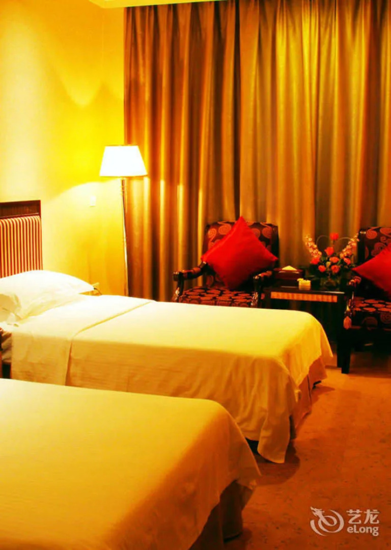 Xiongfei Holiday Hotel - Zigong