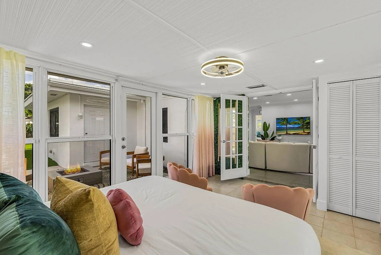 4BR Oasis Pool Putting Green