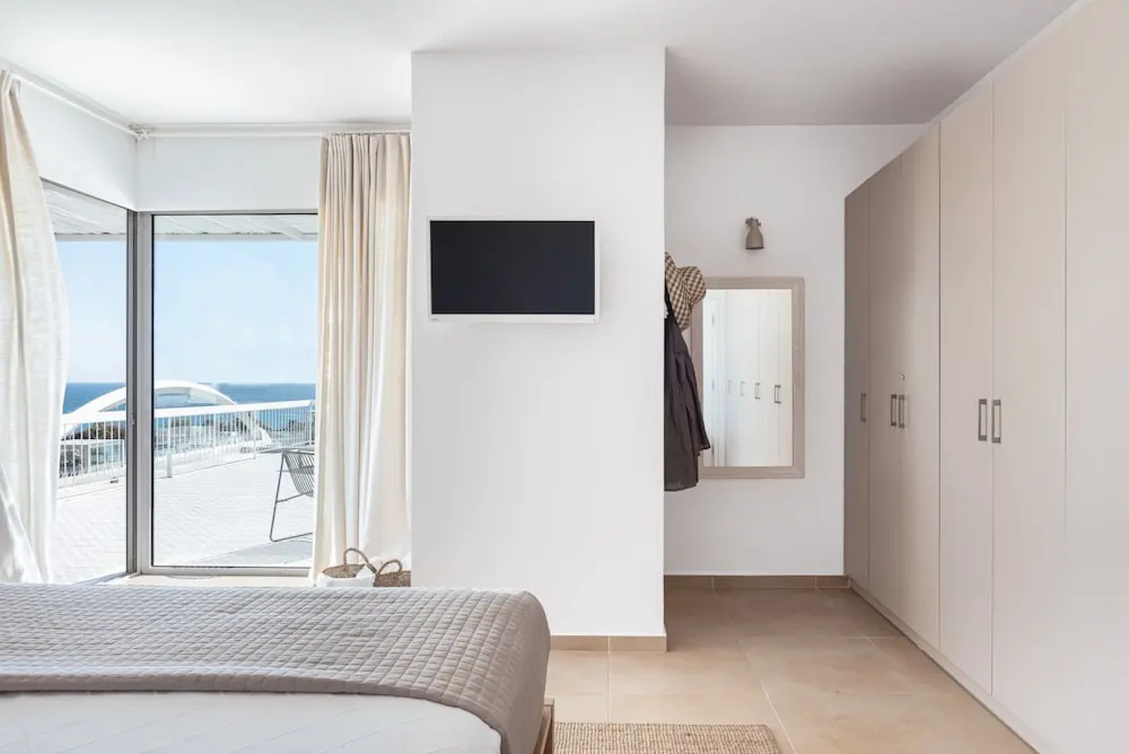 Sea View Beach Penthouse – Athens Coast