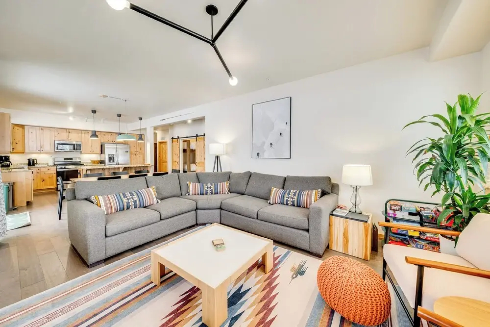 Downtown WP Condo w/ Pool: Steps to Concert Venue!